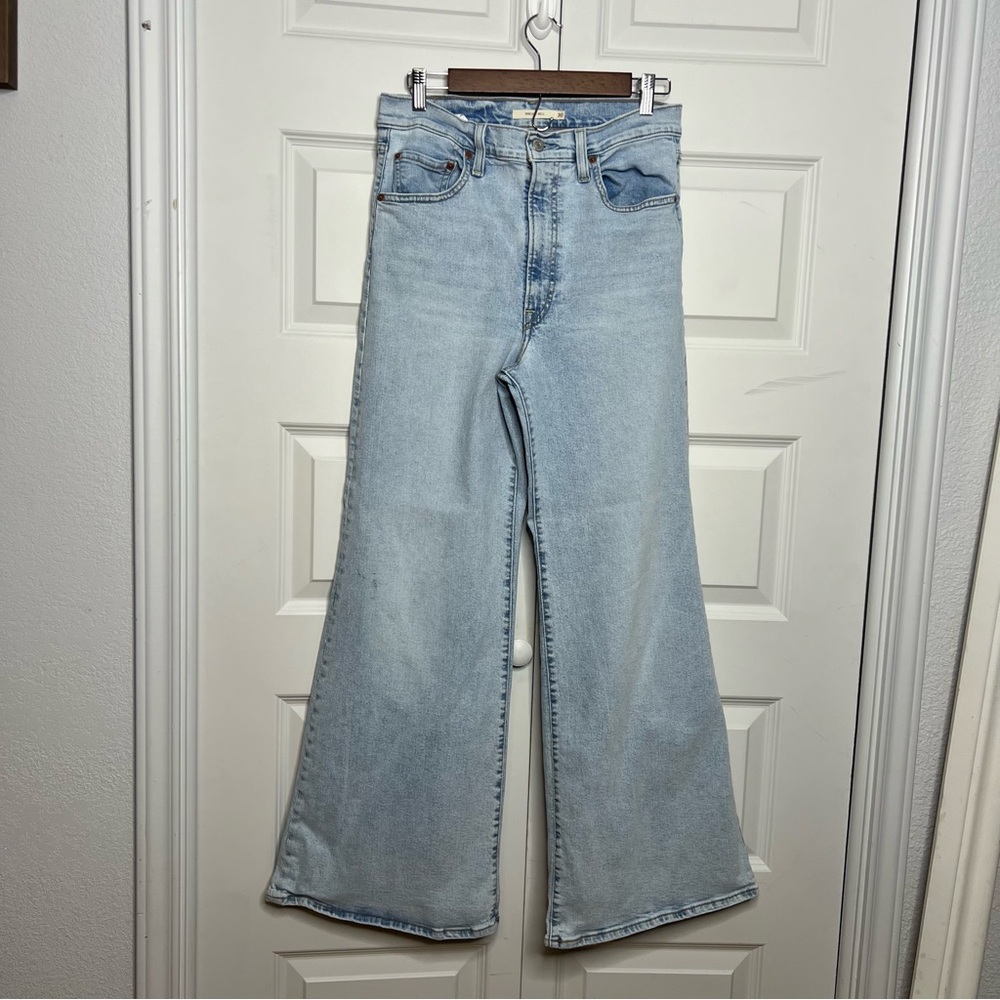 Levi’s Ribcage Bell Jeans Size 30 High Rise Light Wash Flare Wide Leg 30x32 - Picture 3 of 7
